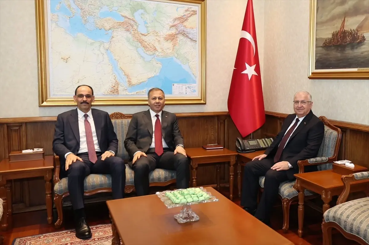 Bakanlar ve MİT Başkanı Görüşme Gerçekleştirdi