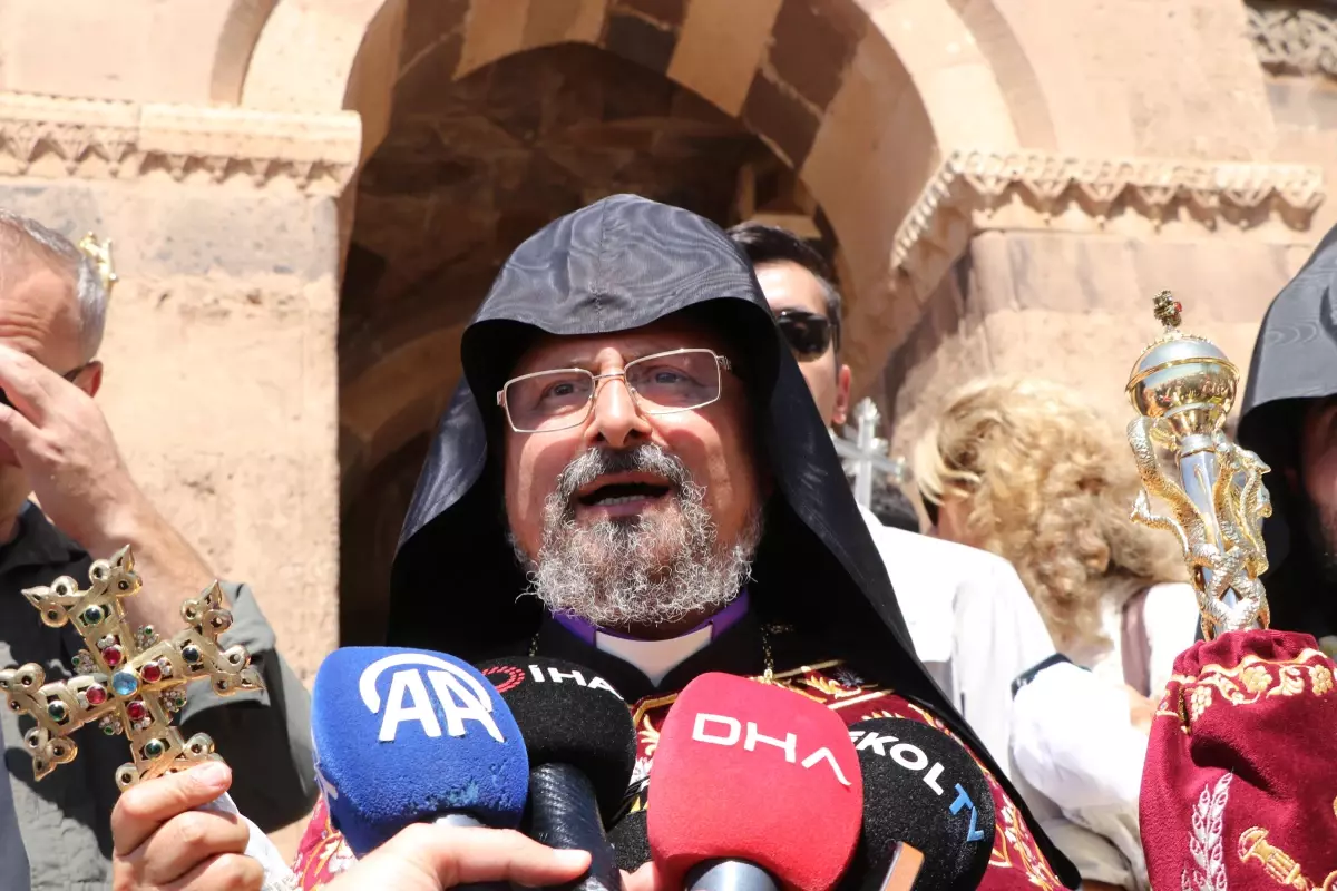 akdamar kilisesinde baris temali ayin BRIlXpbN