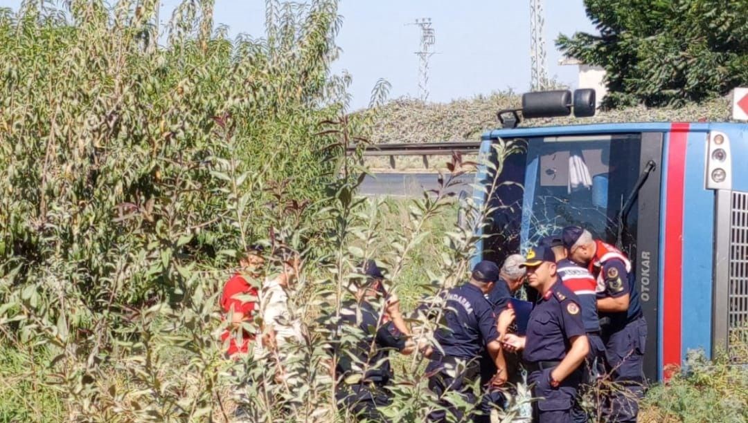 cezaevi ring araci devrildi 5i mahkum 12 kisi yaralandi lkZUgLdh