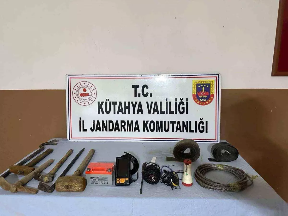 gedizde izinsiz kazi yapan 6 supheli yakalandi D6iTZYEY