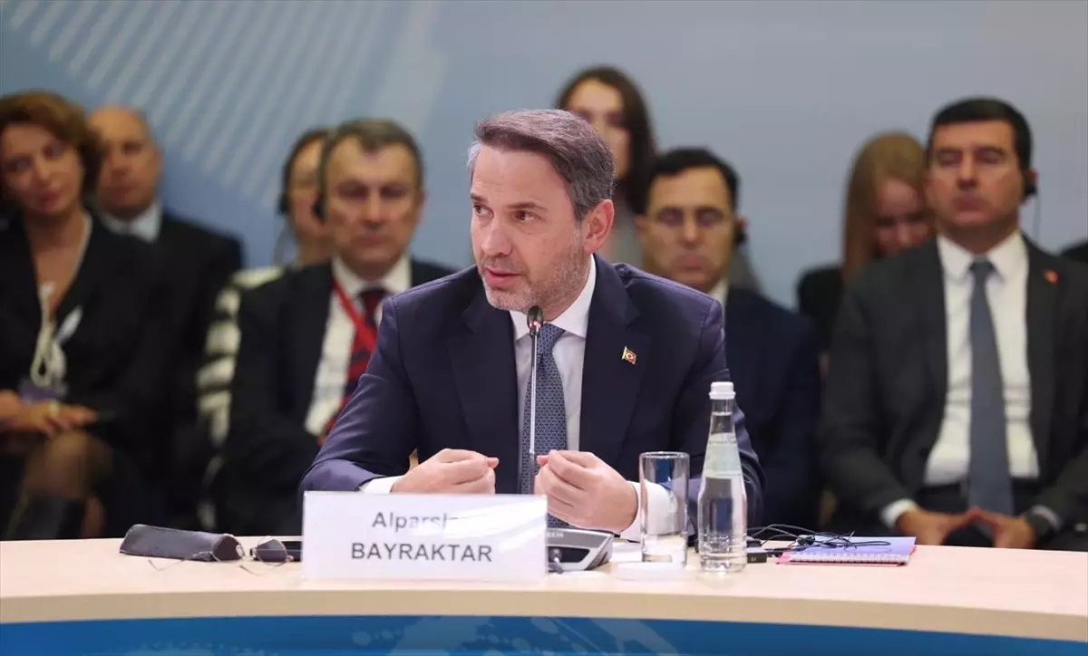 enerji bakani bayraktar moskovada gorusmelerde bulundu xNUyBdnY.jpg