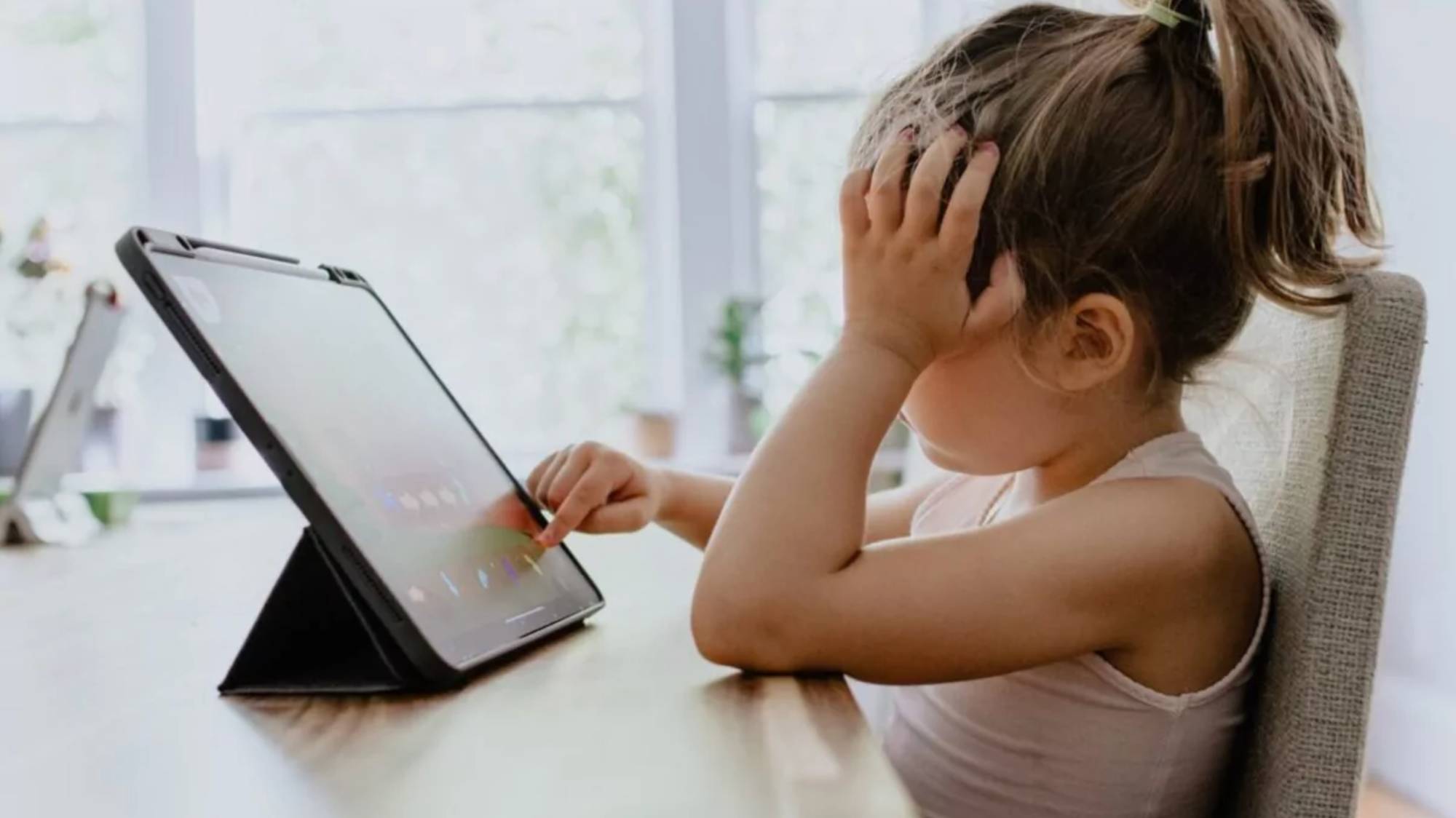 uzm dr tufandan ekran bagimliligi uyarisi cocuklarda gozluk kullanimi artti ZxQzGFXF