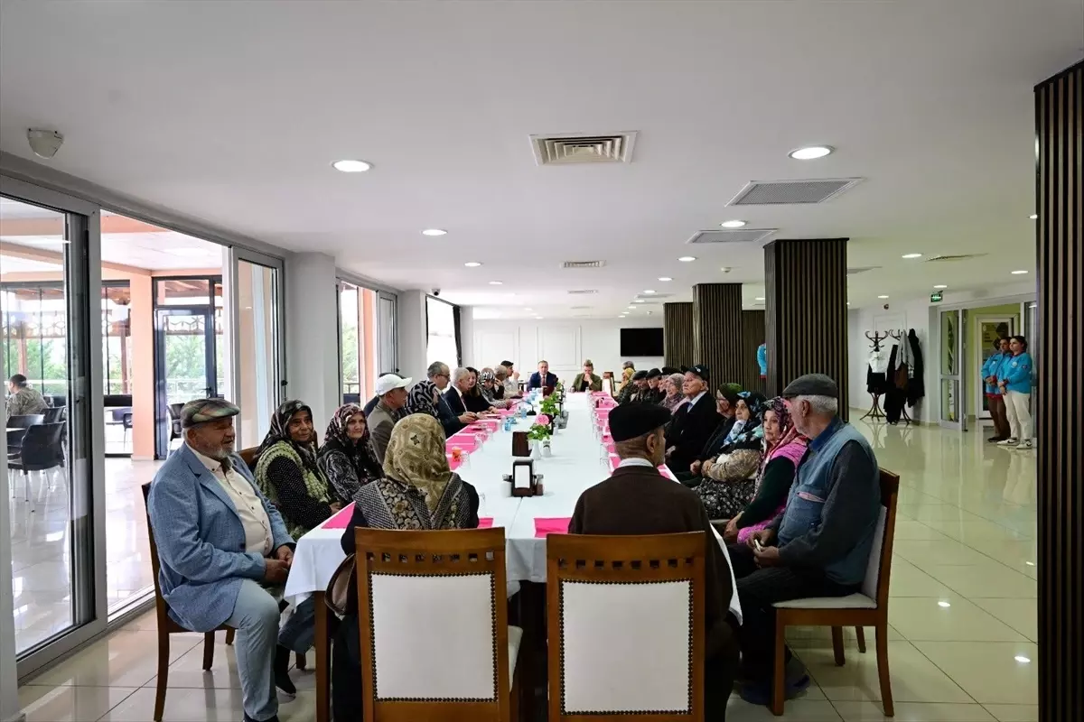 vali turan yarim asirlik evlilikleri kutladi hMeXYLQi