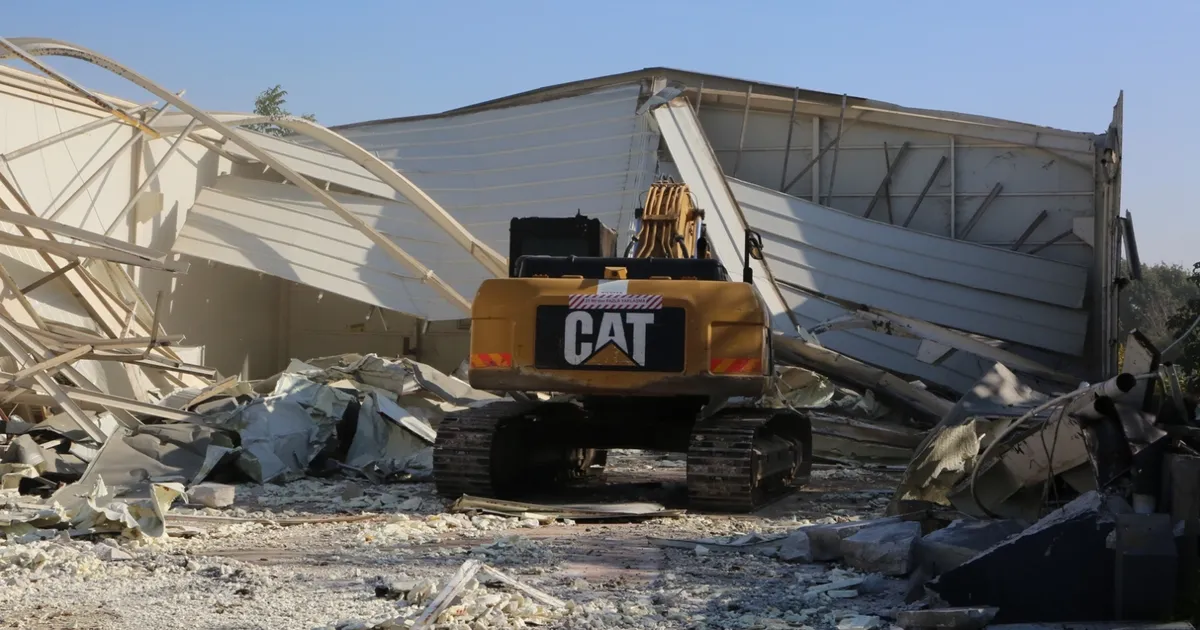 niluferde imara aykiri iki yapi yikildi caaSGT88.webp