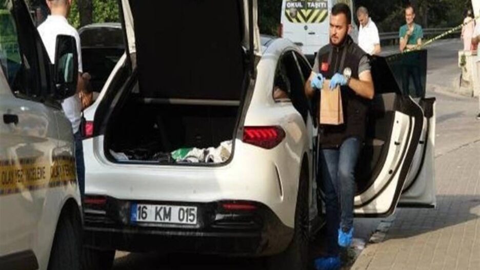Patronunu Öldüren Çalışan, Babasının Aracılığıyla Yeniden İşe Alındı