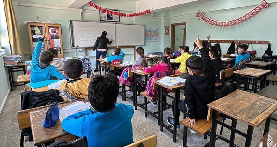 Eğitim Desteği Yetersiz: Öğrenciler İçin Aylık 4 Lira