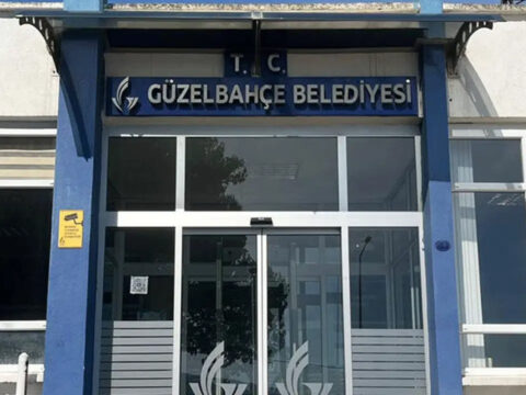 Guzelbahce belediye baskaninin oglu gelini ve kardesi serbest birakildi VTx4Ztje
